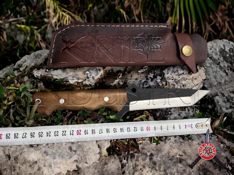 Hunting knife