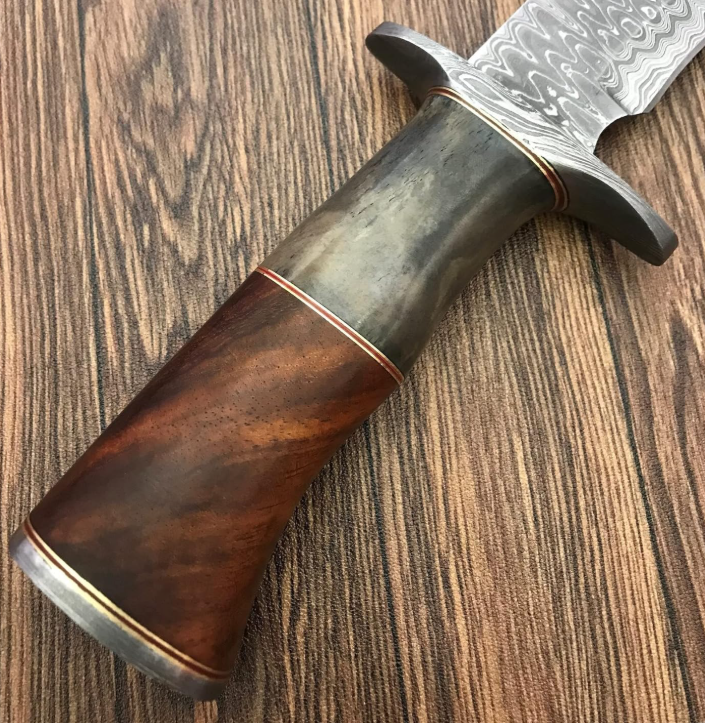 Bowie knife